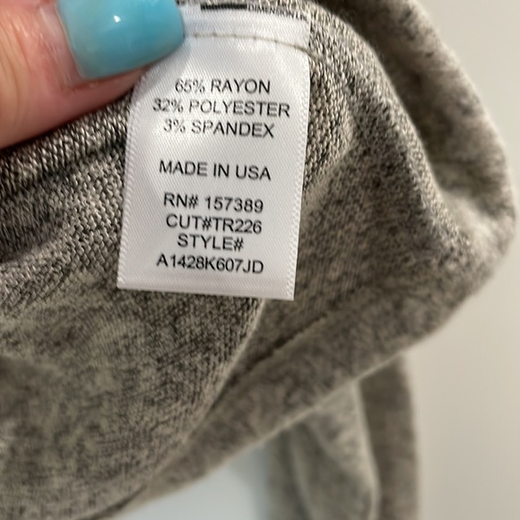 NWT. Womens super soft v-neck Color is Oatmeal. Size small.  Loose fit - Picture 4 of 7